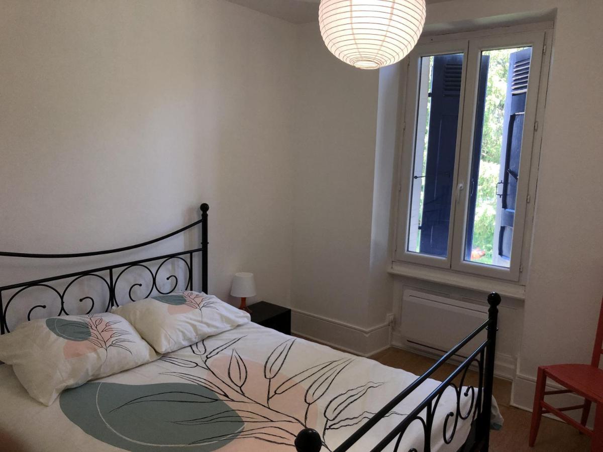 Chambres Individuelles Avec Partie Commune Ou Logement Entier Si Disponible Via Rhona Vulbens Bagian luar foto